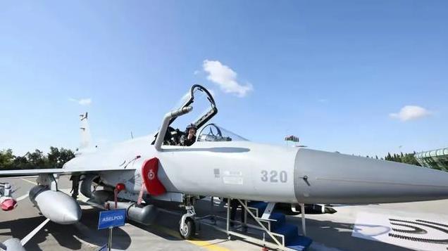 距俄罗斯不远，又一场战争随时爆发？一旦开战中国武器暴打印械军