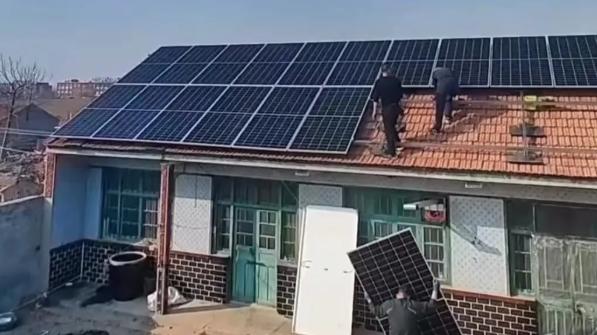 3万补贴 vs 25年锁定期！农村光伏暴利陷阱曝光：这些血泪教训你必须知道