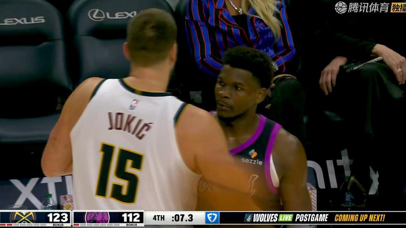 七连胜！比赛最后7秒，约基奇主动走过去，一把抱住爱德华兹