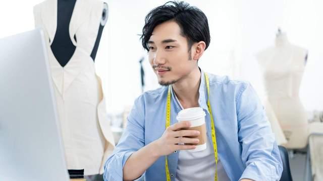 穿上妻子的衣服，我成了黑夜的幽灵