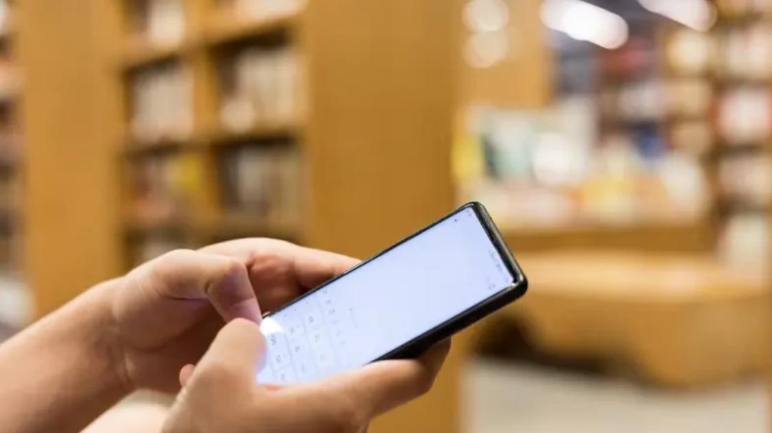 手机一亮，久未联系的名字突然跳出，心里是不是咯噔一下？