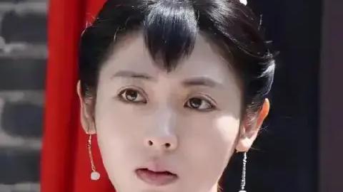 《生万物》费文典至死不知，不能生养的秘密，藏在费左氏那一跪里