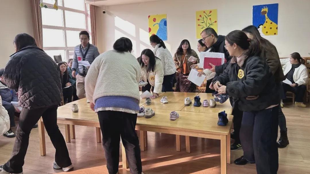 信阳市百花幼儿园：巧手乐自理 童心共成长