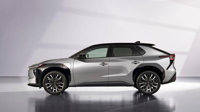 丰田 bZ4X 电动 SUV 中期改款：新增 57.7kWh 电池选项