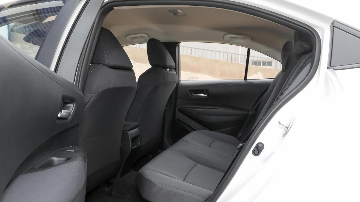 12万左右，油耗低质量可靠，昂克赛拉、卡罗拉双擎和轩逸谁更值？