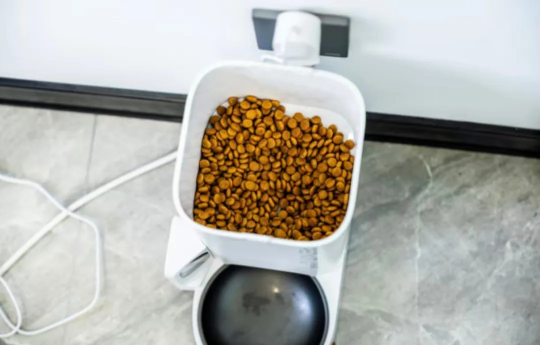 一夜暴降三百块！自带摄像头还能当监控，比二手更便宜