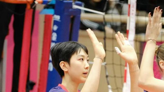 应以天津女排为班底组建国家队，主教练陈方队长李盈莹，18人名单