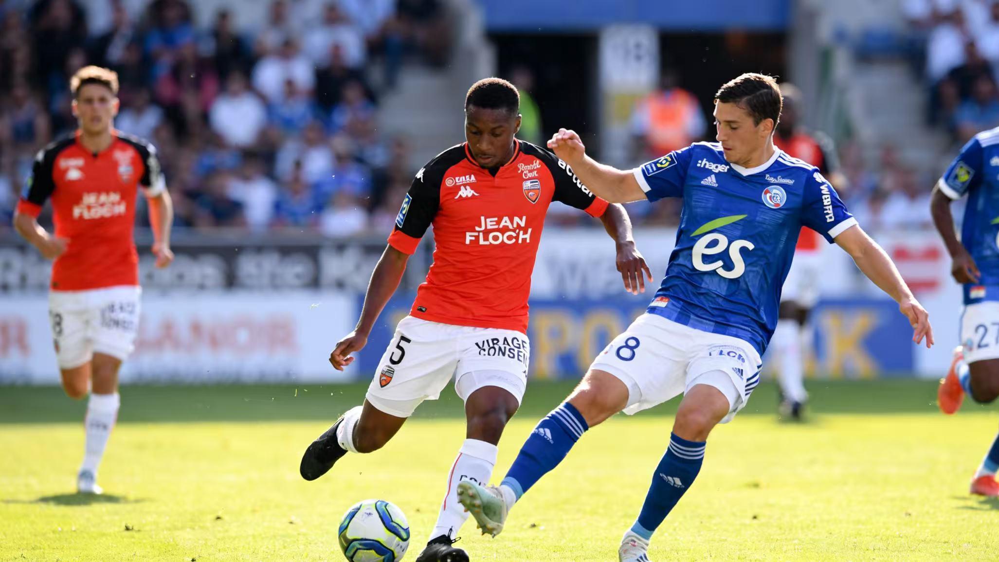 法甲，洛里昂主场强势，里昂客战乏力。