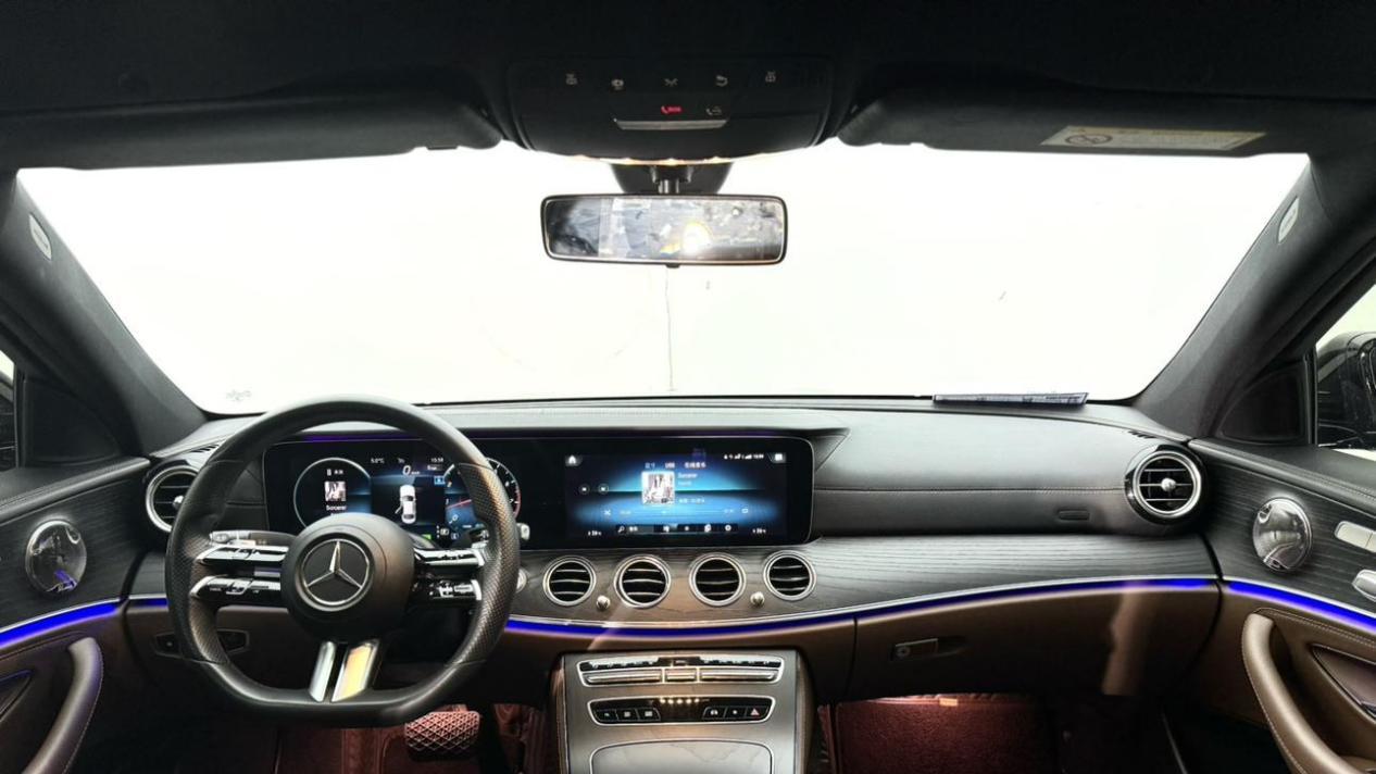 优雅从容，不负韶华——2021款奔驰E级E260L，25.8万体验豪华座驾