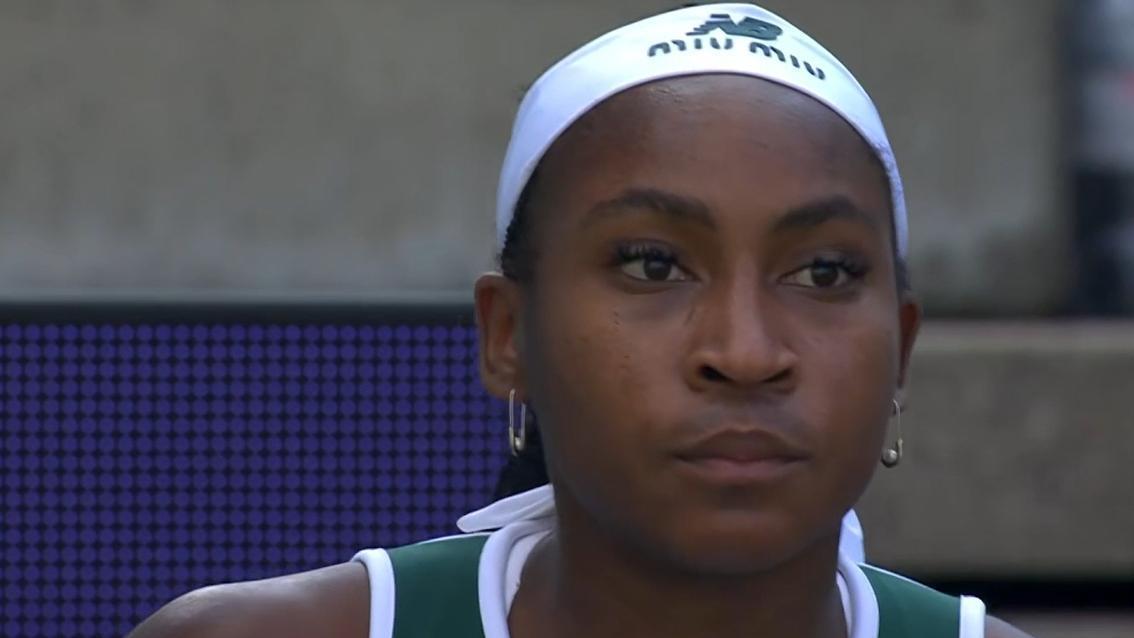 中国莎娃草地弑神！ 王欣瑜横扫法网冠军高芙，杀入八强创三大历史