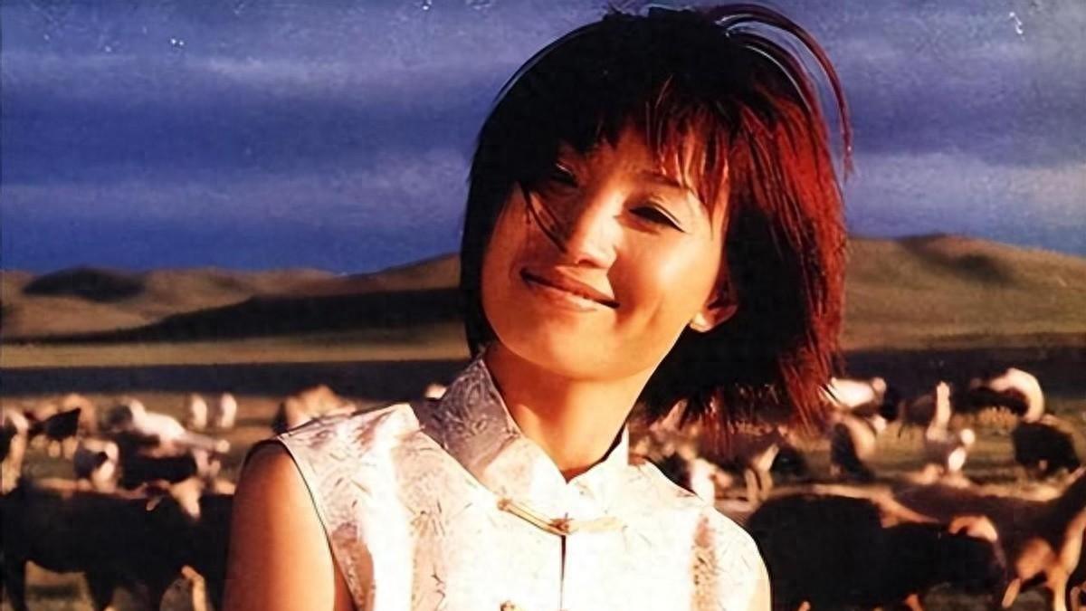 草原女儿的逆袭之路：从春晚舞台到涅槃重生