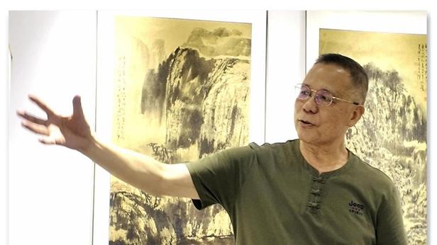 李晓初的《毛边纸绘画艺术》 ——于残破处见丰饶，在模糊中藏真意