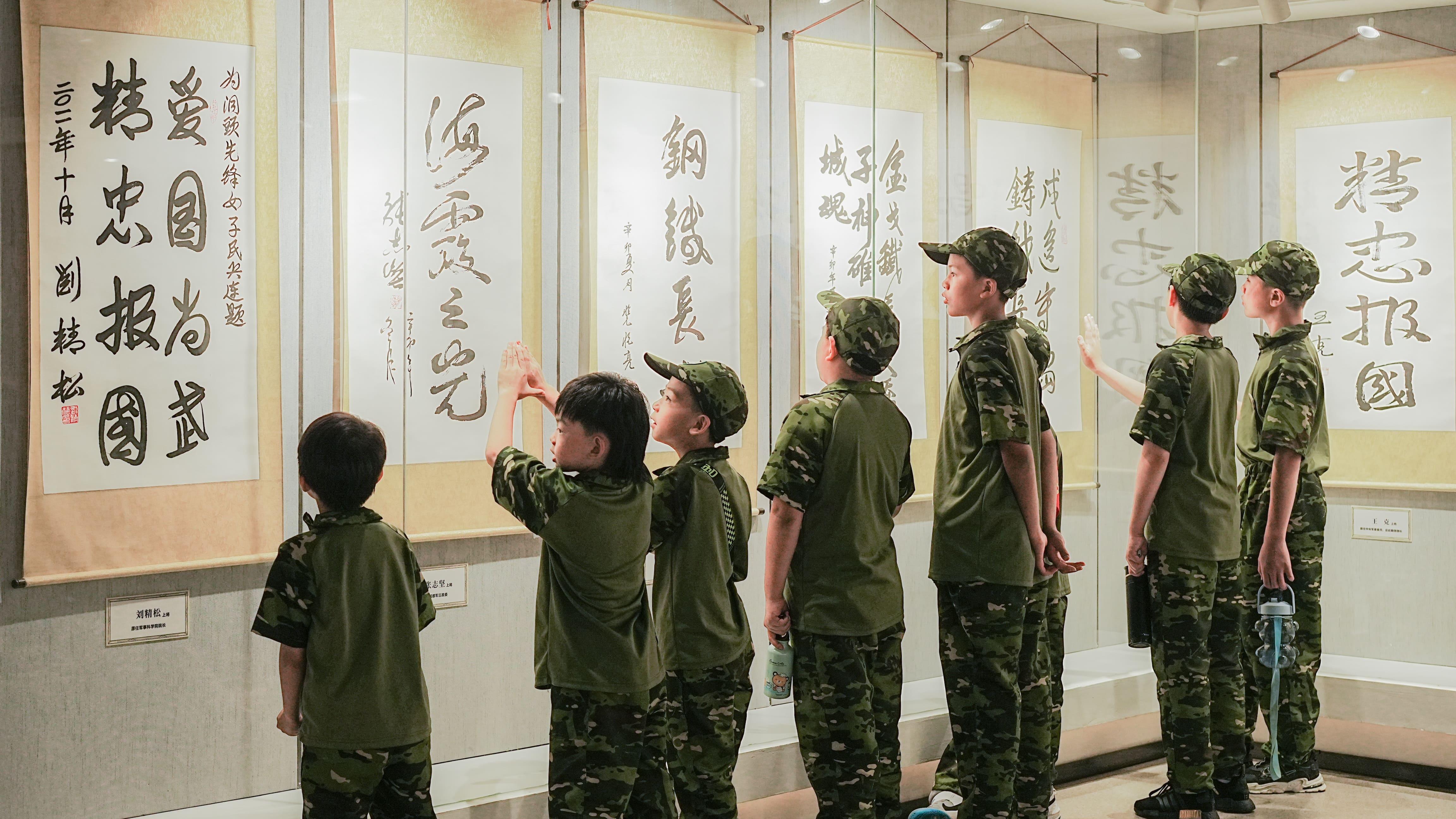 暑期荣耀特训军事夏令营：专业守护，让成长看得见