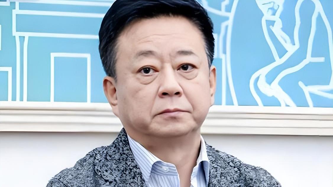 61岁朱军：我是个孝子，不敢回忆童年，父母带走了我这两样东西！