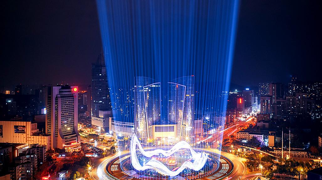 武汉城市烟火气滚烫热辣，为何很多人偏偏喜欢这热辣辣的烟火气呢