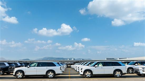 1小时狂揽42667台订单！极氪9X上市定档