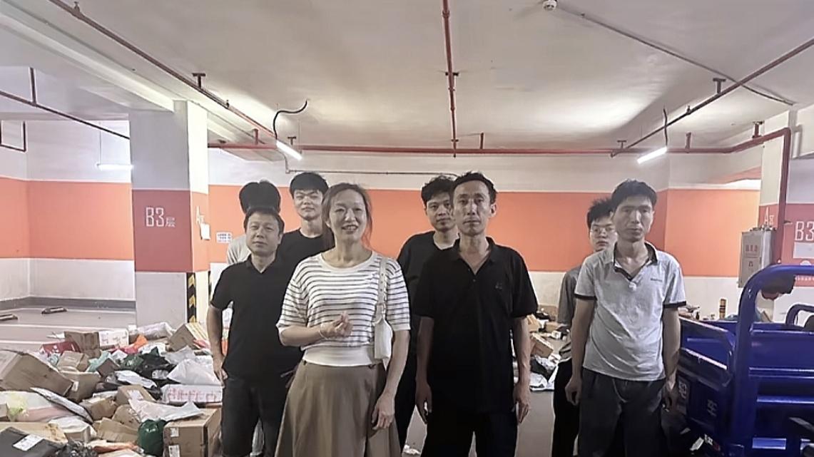寻亲母亲的坚韧与温情，谢浩男妈妈许健华辞职开启人生新篇