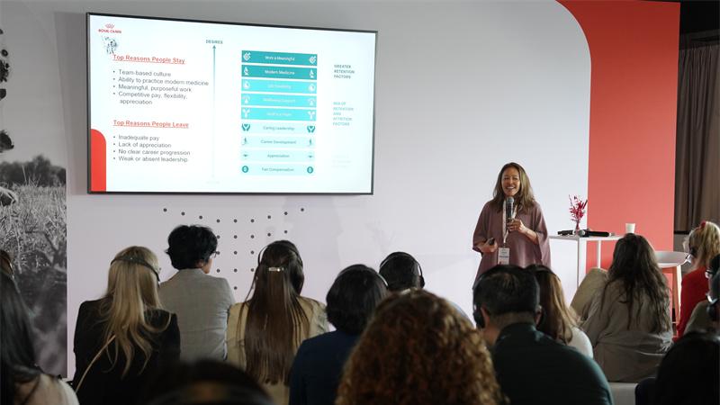 全球宠物体重危机敲响警钟，皇家国际兽医研讨会揭秘科学养宠新路径