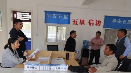信阳市平桥区五里镇：基层治理“巧织网” 化解群众“疙瘩事”
