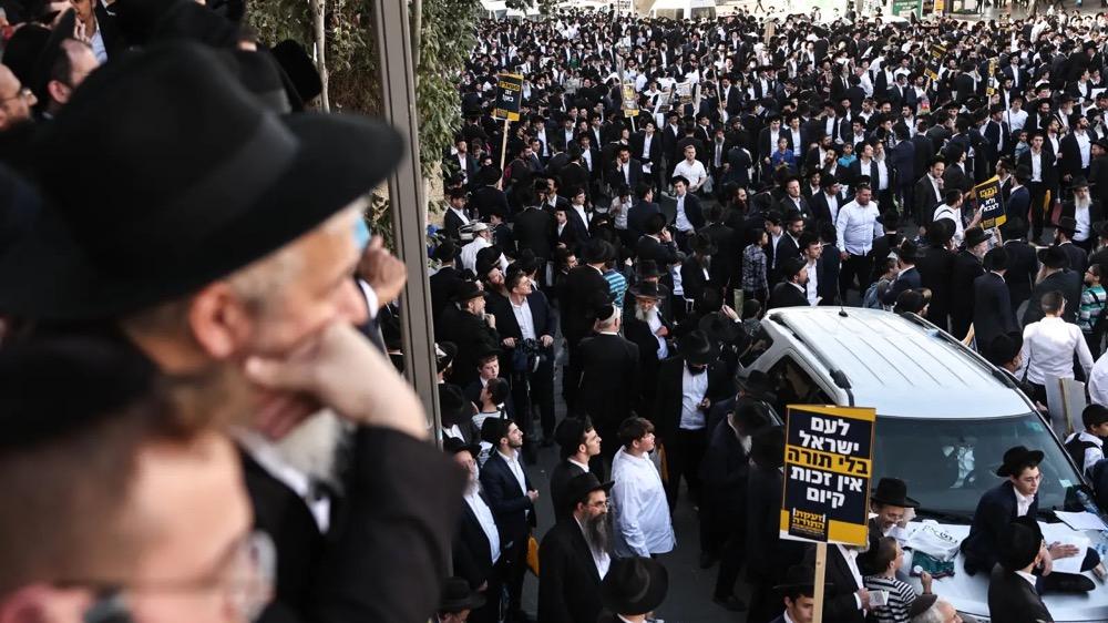 数千名极端正统派犹太人在耶路撒冷抗议，反对以色列征兵改革