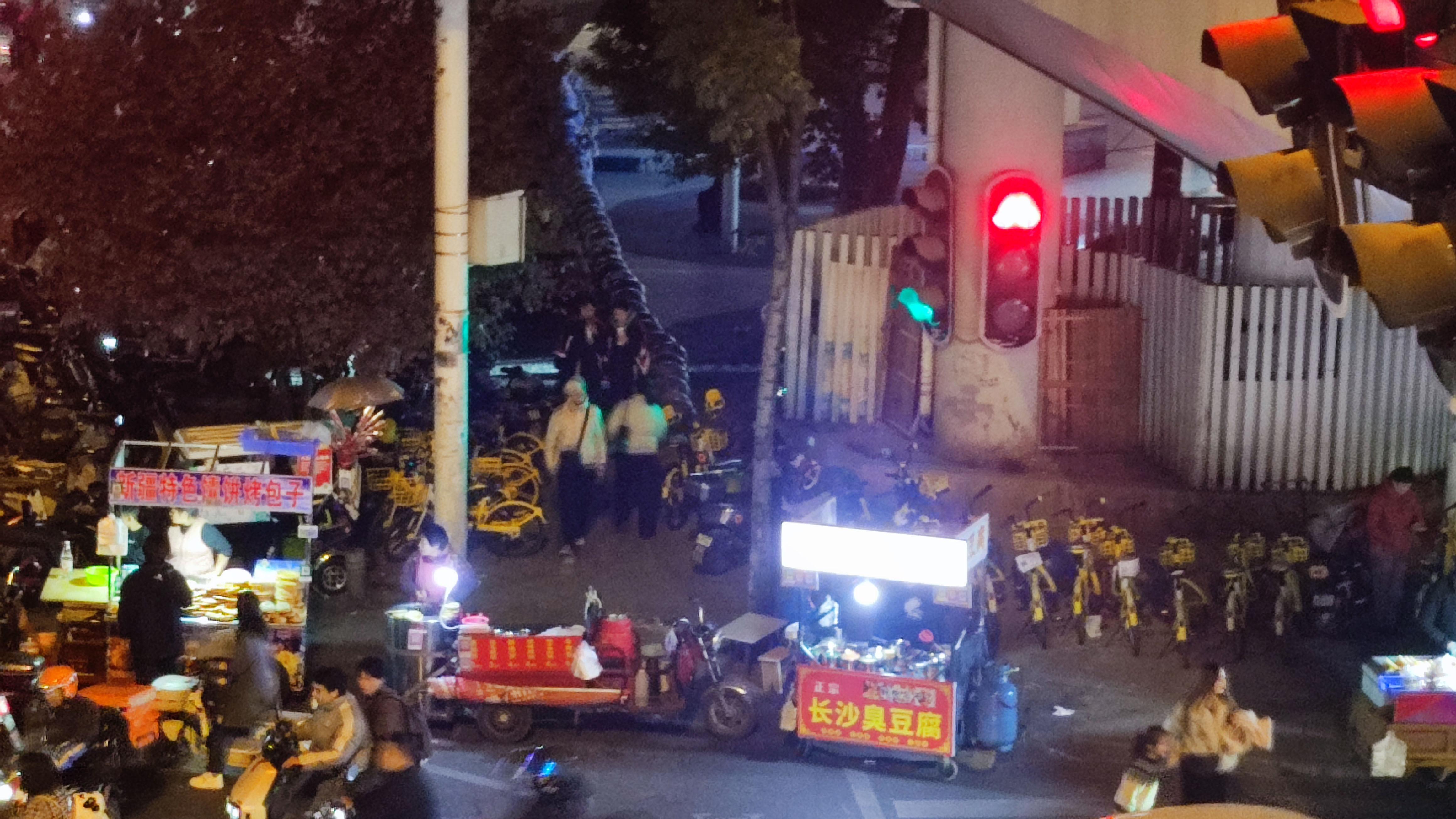 中年失业负债，我带娃在武汉摆地摊之22：摆摊真正靠的人只有自己！