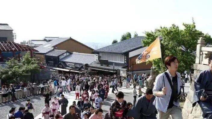 别装了！脚比嘴诚实，中国人赴日游上演“口是心非”大戏