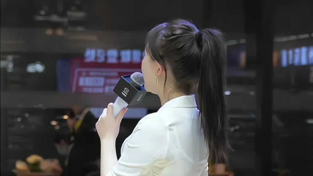 网红豆芽鸭鸭，微胖界女神的扛把子，原来爱打麻将，这下炸胡了！