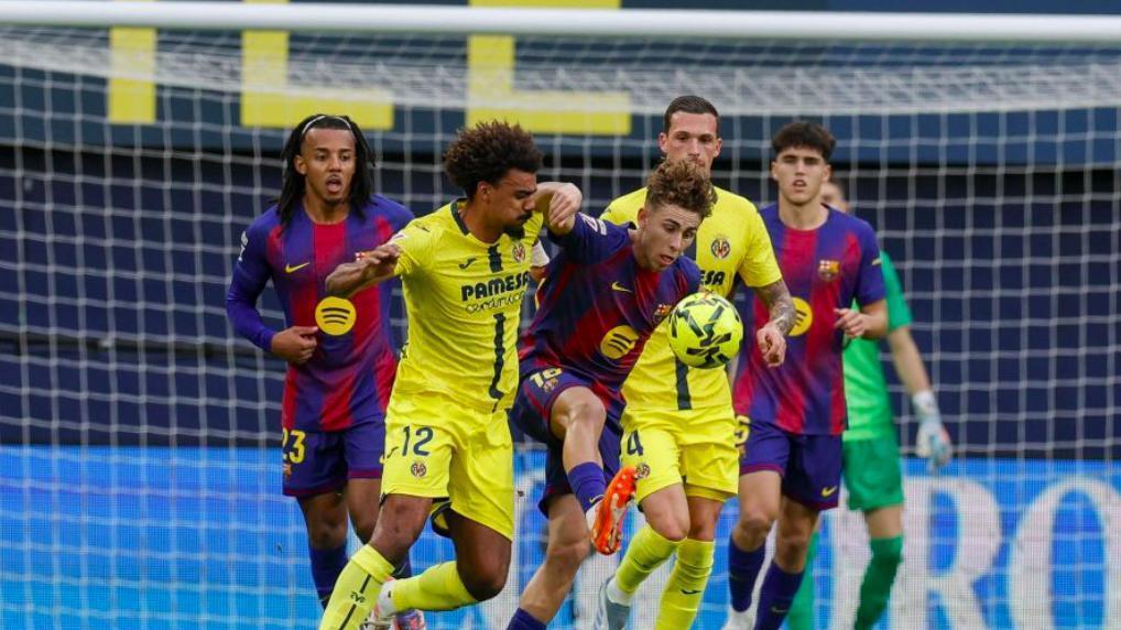 巴萨2-0完胜第三！18 岁新星双响建功+破门，8连胜领先皇马4分领跑