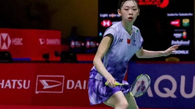 3-2，国羽两连胜小组第一，亚洲羽毛球团体赛：陈雨菲胡哲安立功