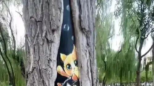 山西画家街边树上作画被责令涂掉，称影响市容，你怎么看？