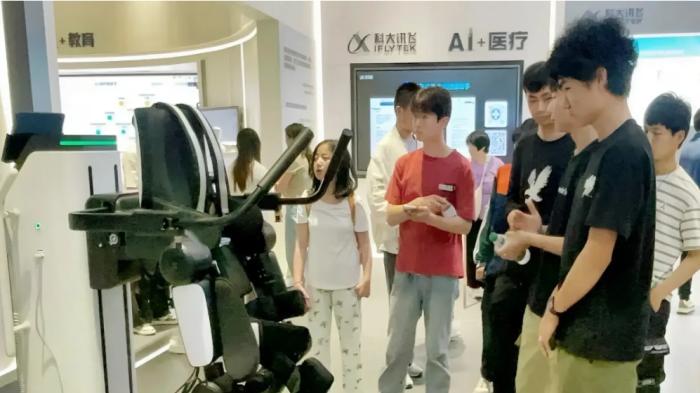 科技赋能，科大讯飞绘就助残温暖画卷