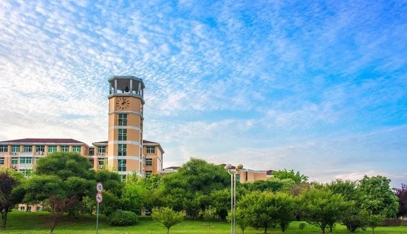 “学院”改名“大学”，福建这2所高校“升大”获官方支持，即将更名，录取分数或将上涨，在校生“躺赢”