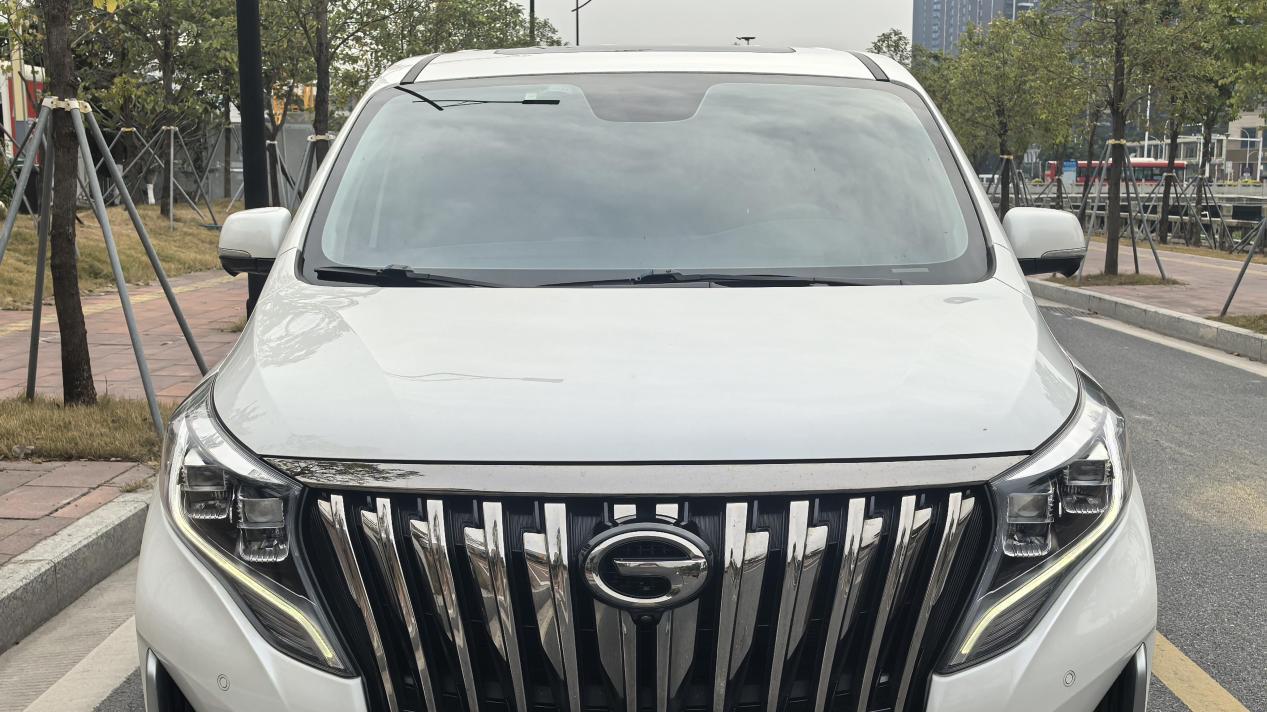 不到17万体验高端MPV，这台一手传祺M8大师版值得入手吗？