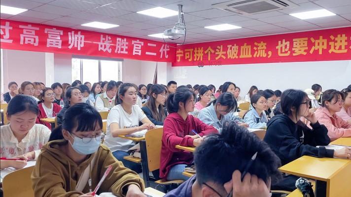 好老师升学帮陕西汉中校区：成就专升本梦想的温暖力量