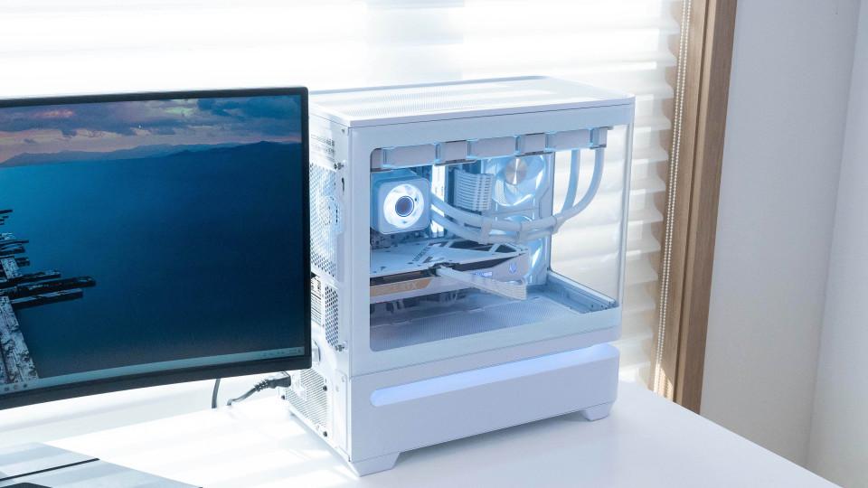 华硕 AP202 灵光岛+ B850M AYW OC + 索泰 5070TI SOLID 装机展示