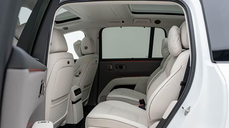 32.18万起售，理想i8再战纯电