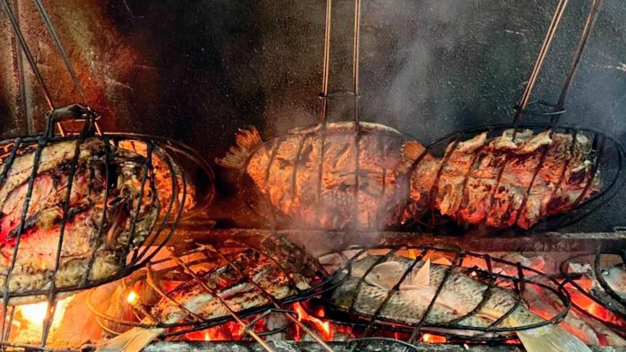 开车1100公里为口碑网红烤鱼，结果来了场味觉与服务的双重翻车