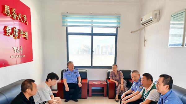 看守所的 “会见窗口”：隔着玻璃的交流时长与规范流程