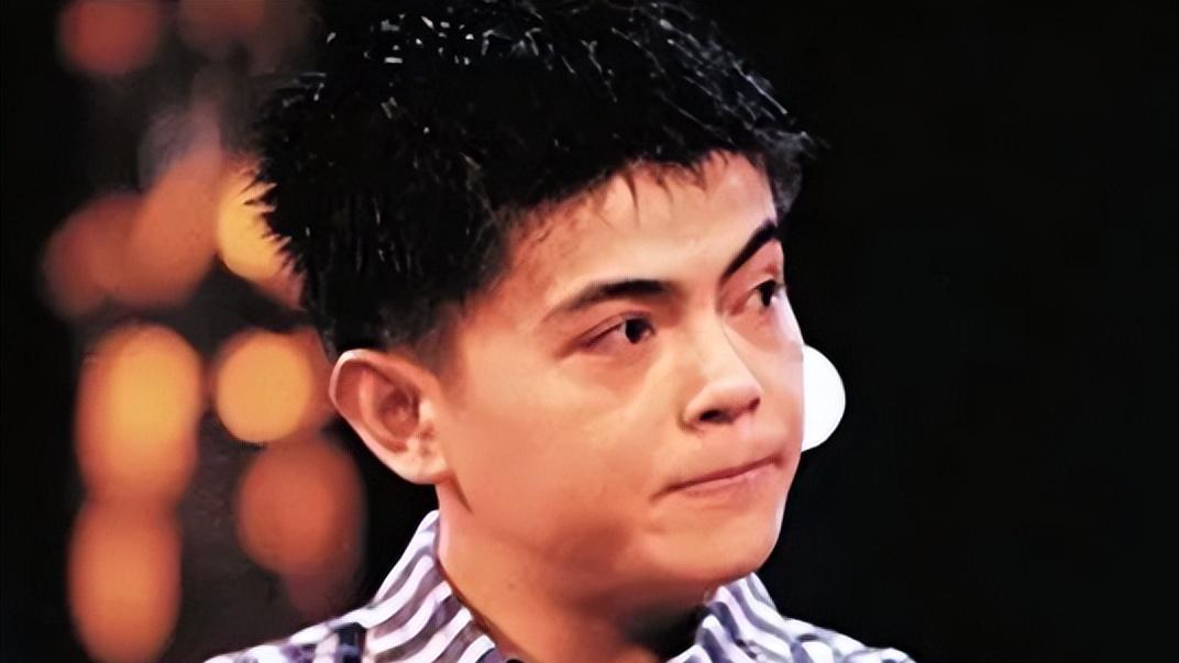 童星方超：2岁成名，18岁时因长得太矮没学可上，48岁仍单身