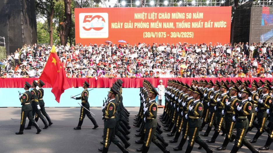 刚出席完庆典，越南转身抗议中方，消息一出，我军在南海划下禁区