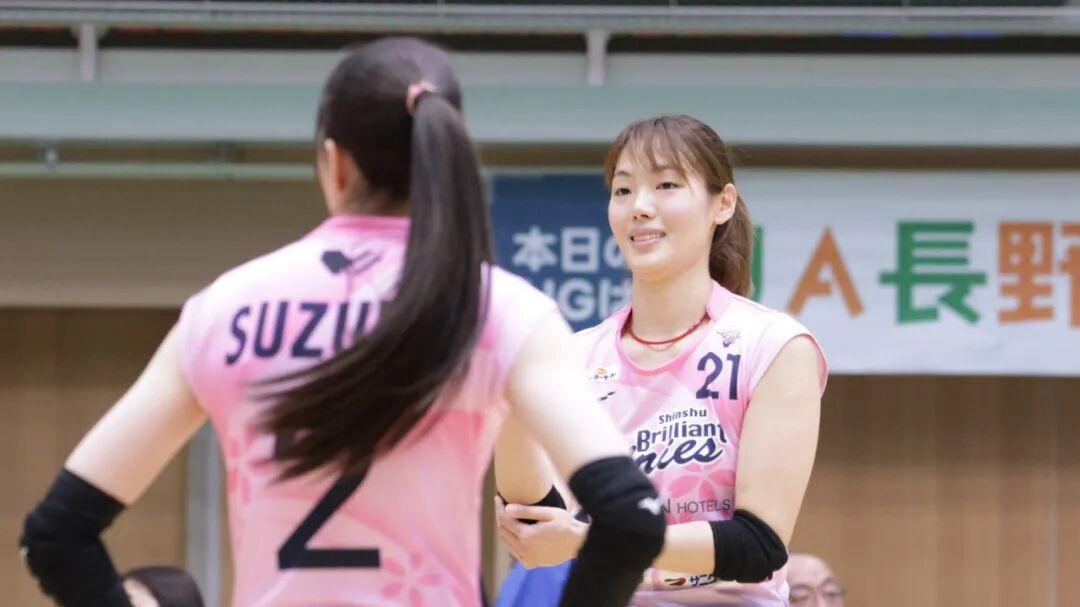 惊艳！她被中国女排被放弃后，出走海外留洋日本，打出MVP！