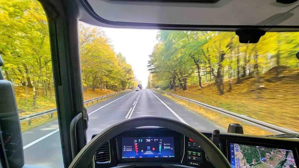 更小更轻更便宜，或将国产？斯堪尼亚全新Super 11五缸柴油机实力几何？油耗动力实测来了！