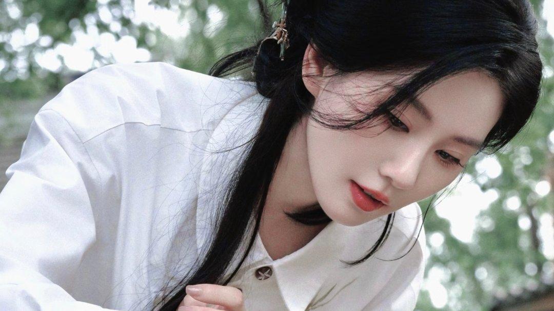 刘诗诗与“魔丸”儿子出街，亲子相处画面受瞩目