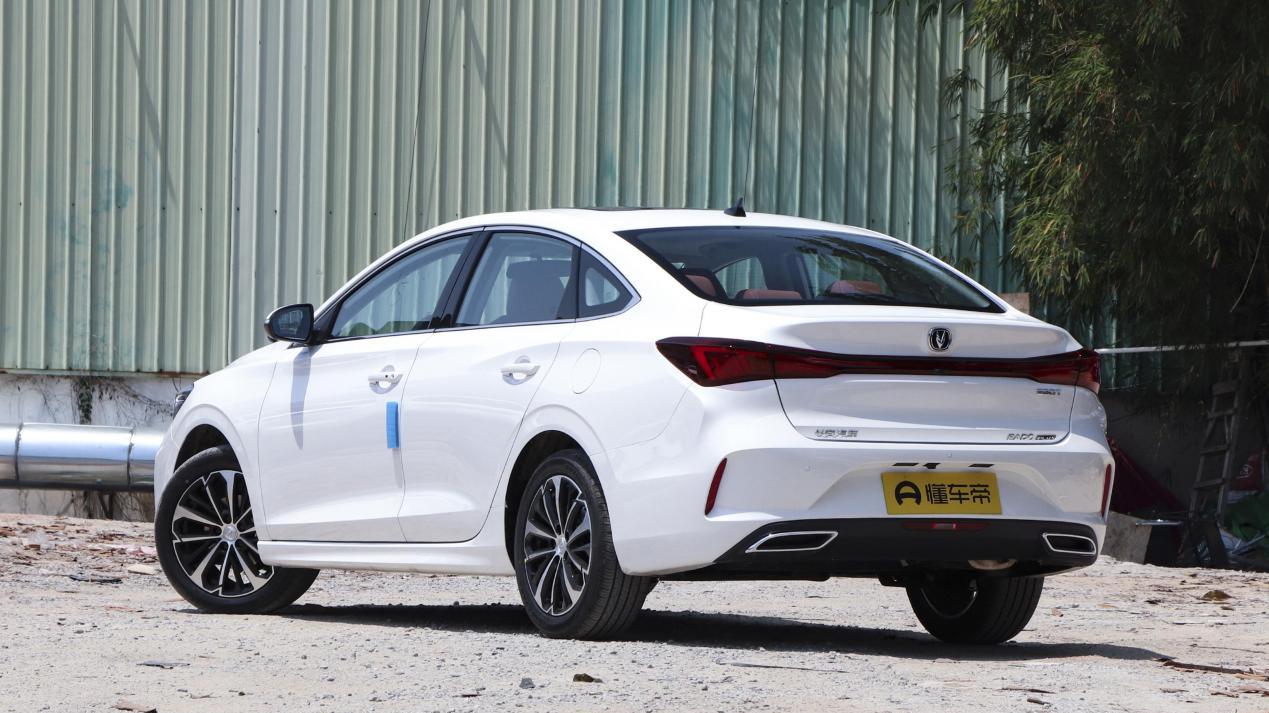 比较：朗逸2023款1.5LVS 逸动2022款PLUS蓝鲸NE 1.4T