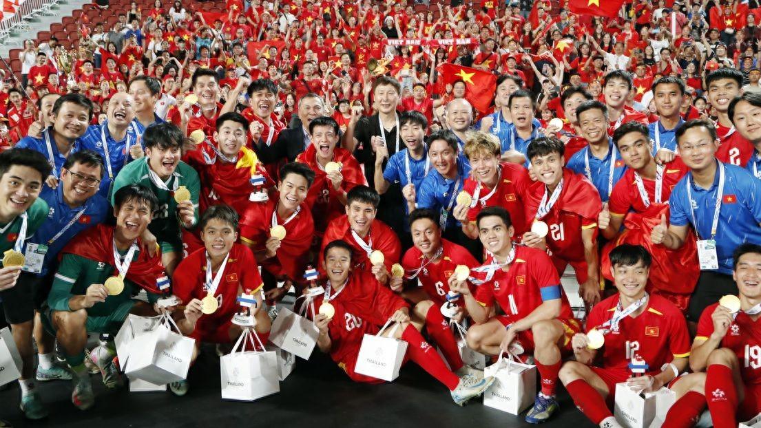 从0-2到3-2！越南上演惊天大逆转，力压泰国摘金