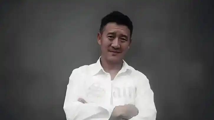 没啥名气的国家一级演员，56岁的侯岩松，凭《四喜》得到大众认可