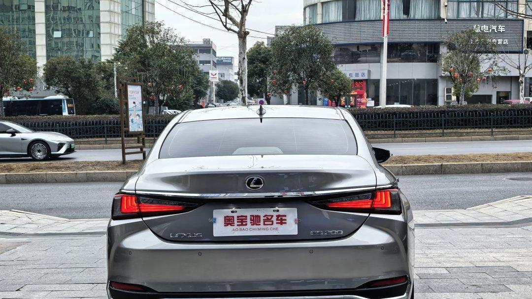 雷克萨斯ES200臻享版：准新一手车况，优雅从容之选