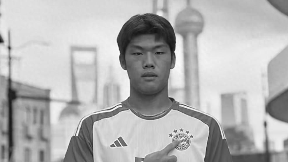 R.I.P.！前巴萨队长罗贝托在罗马诺的社媒评论区悼念郭嘉璇