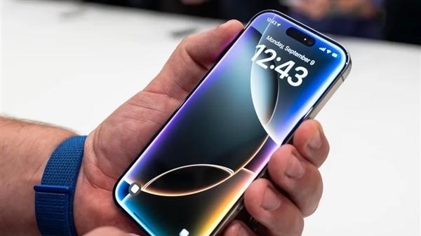 李楠如此评价iPhone 17 iPhone15低至百元唱响让路悲歌