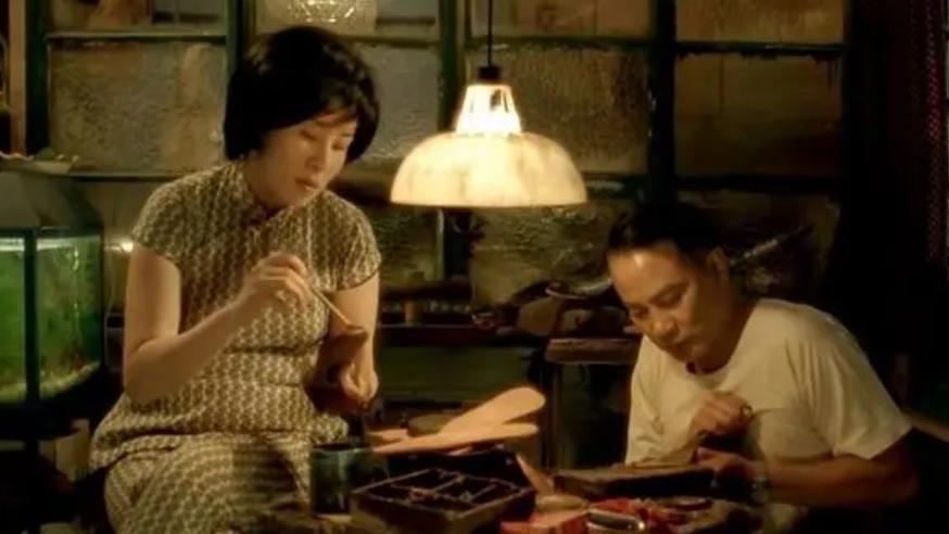 59岁吴君如自曝危机，曾因低谷零片酬开工，跨界幕后得陈可辛力撑